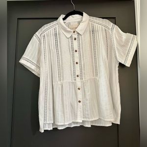 Lucky Brand.  Size Medium. White.